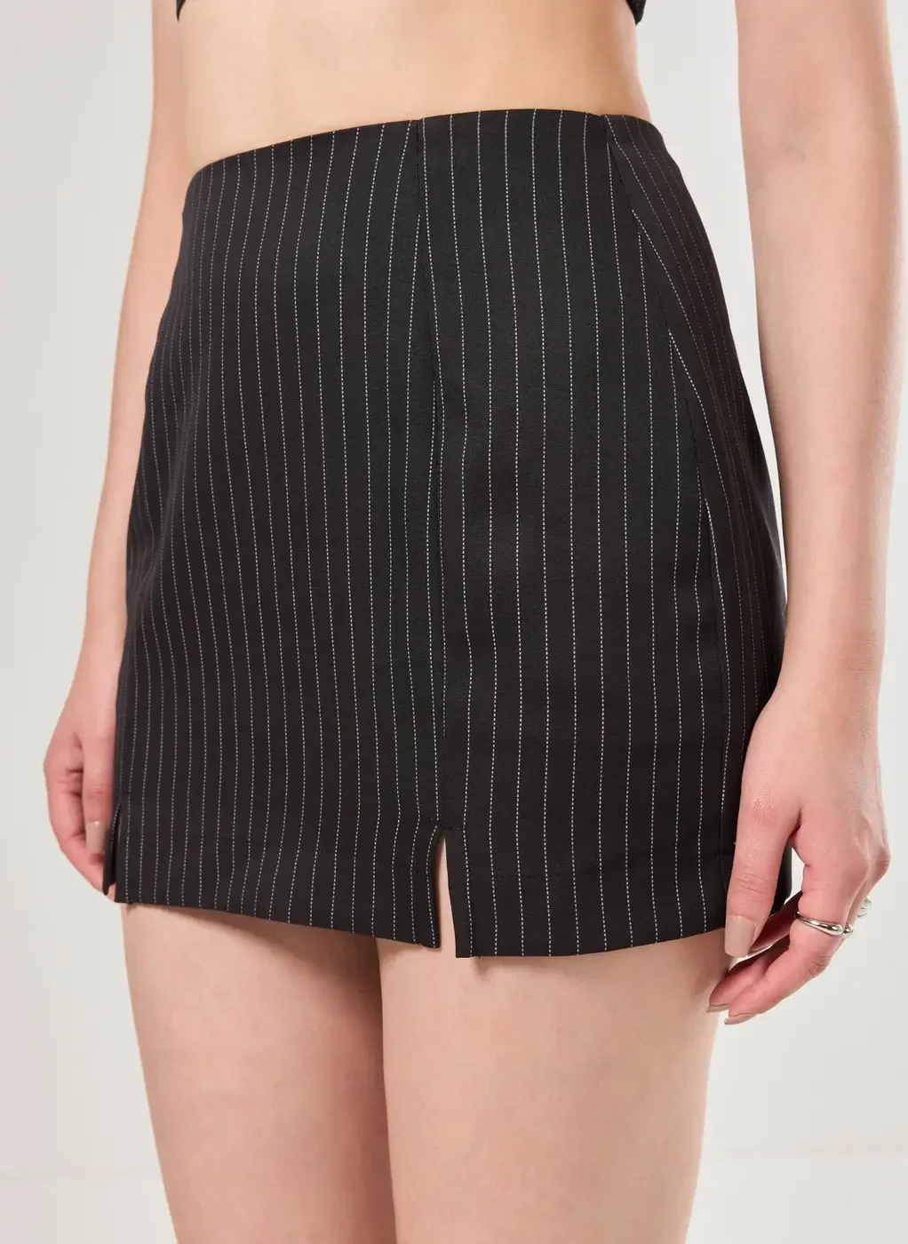 Saia Curta Risca De Giz