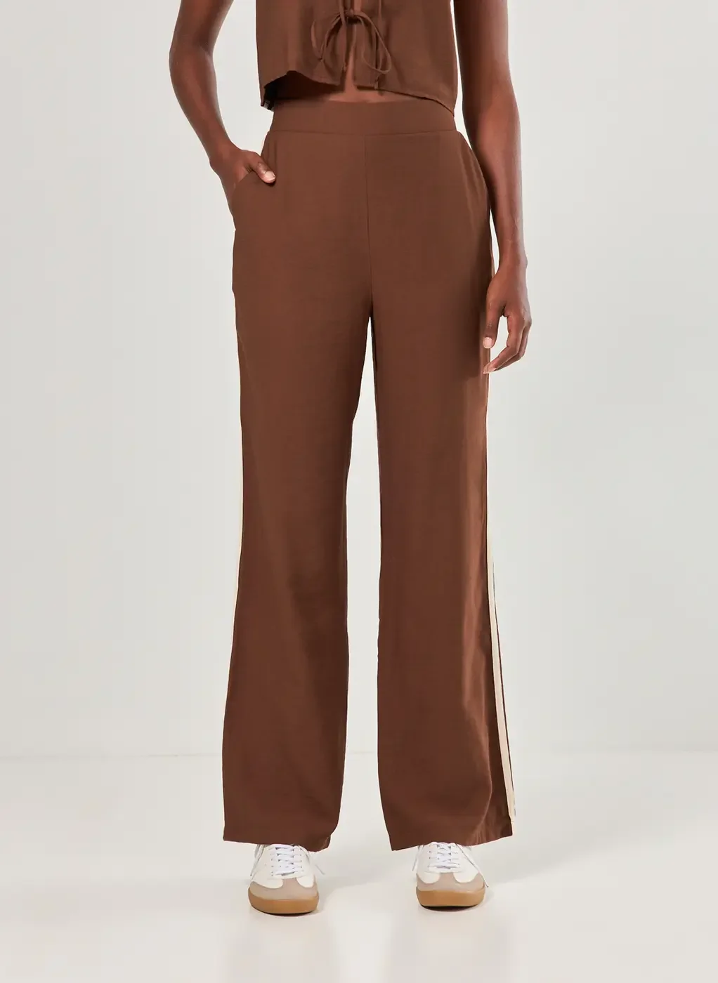 Calça Reta Listra Lateral