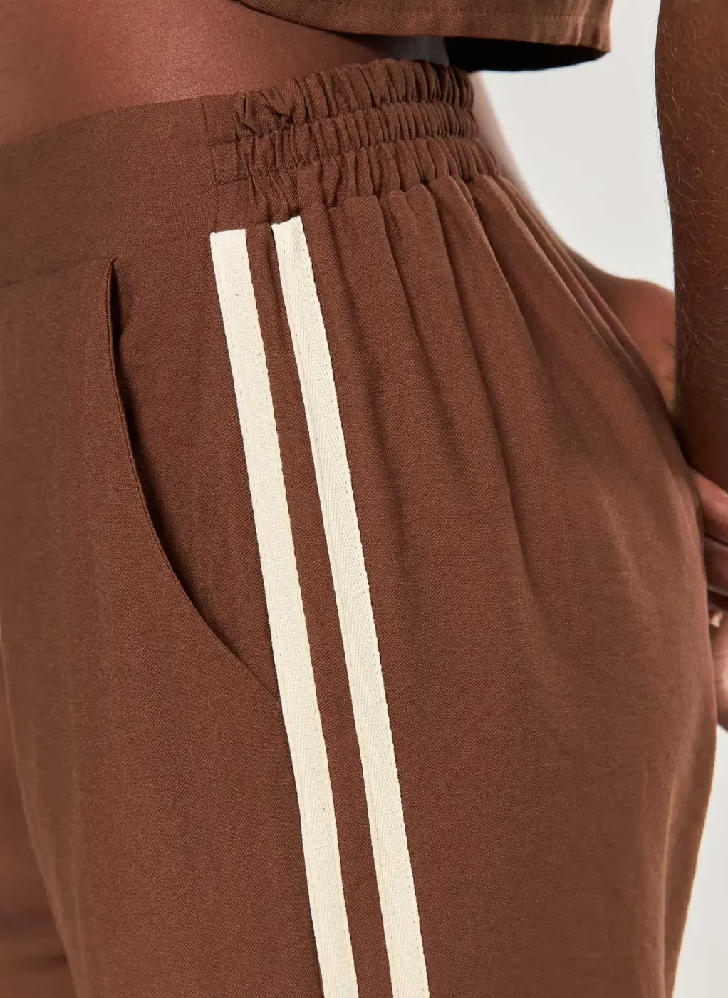 Calça Reta Listra Lateral