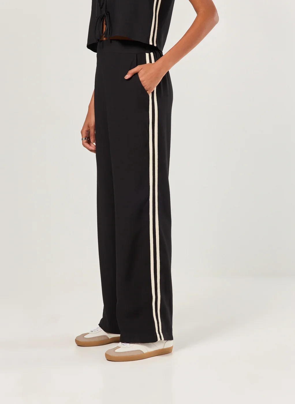 Calça Reta Listra Lateral