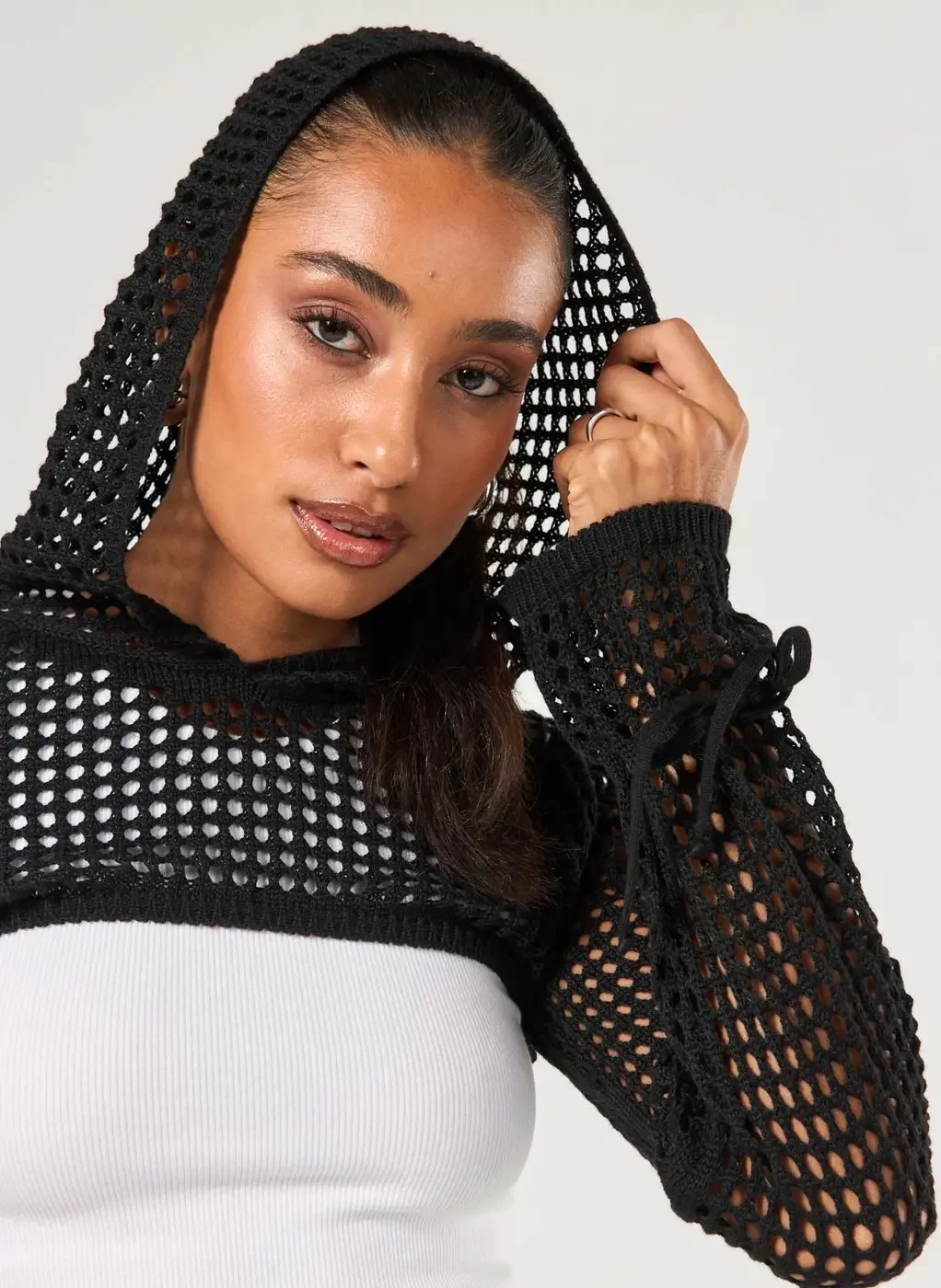 Super Cropped Em Tricô Com Capuz