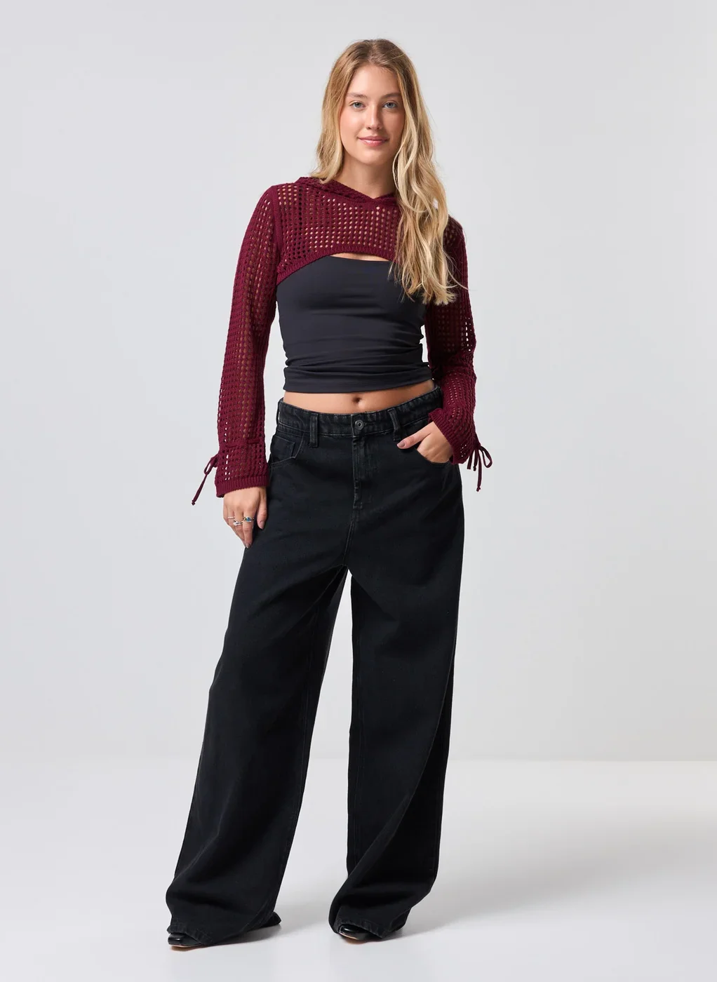 Super Cropped Em Tricô Com Capuz