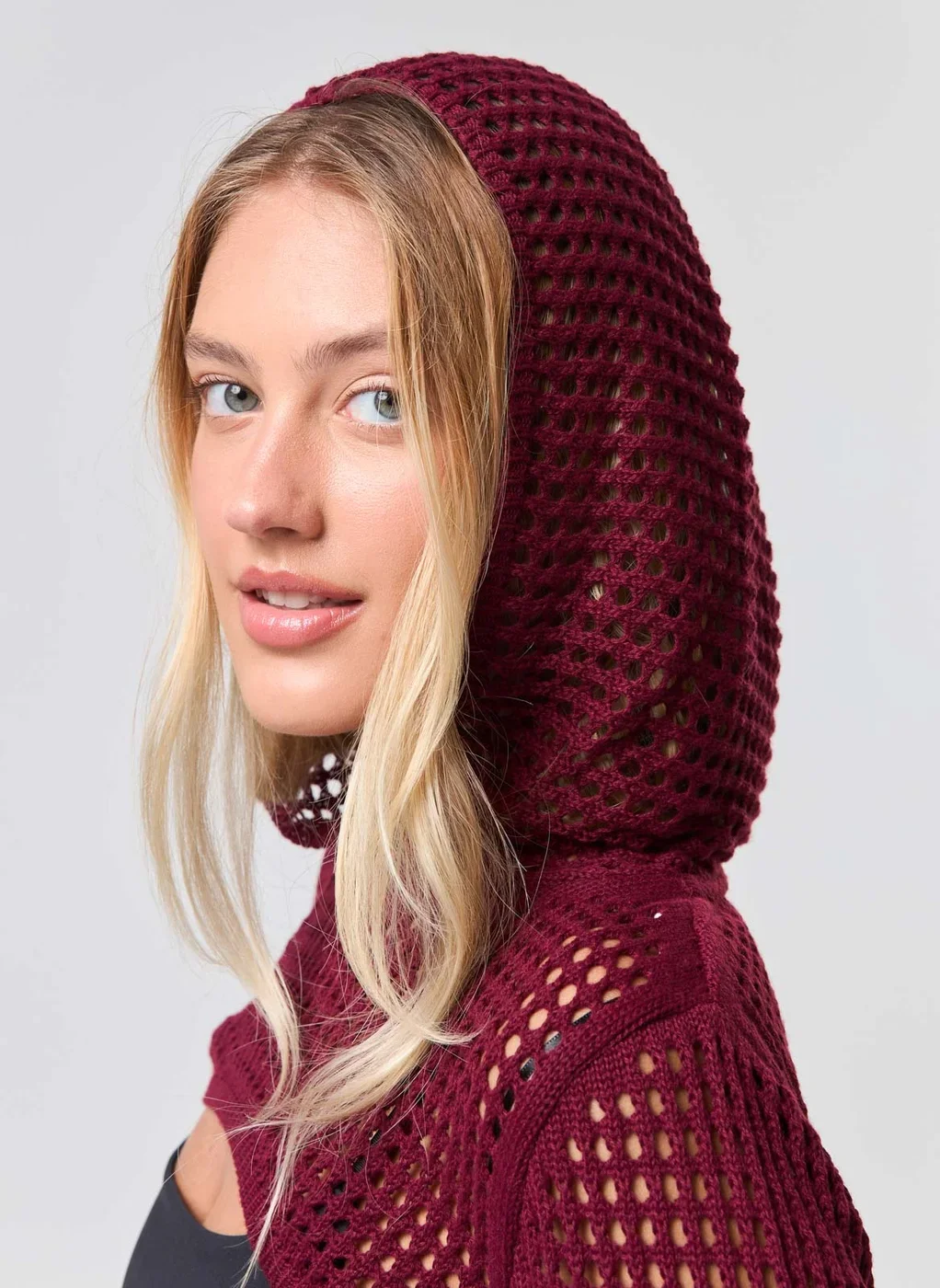 Super Cropped Em Tricô Com Capuz