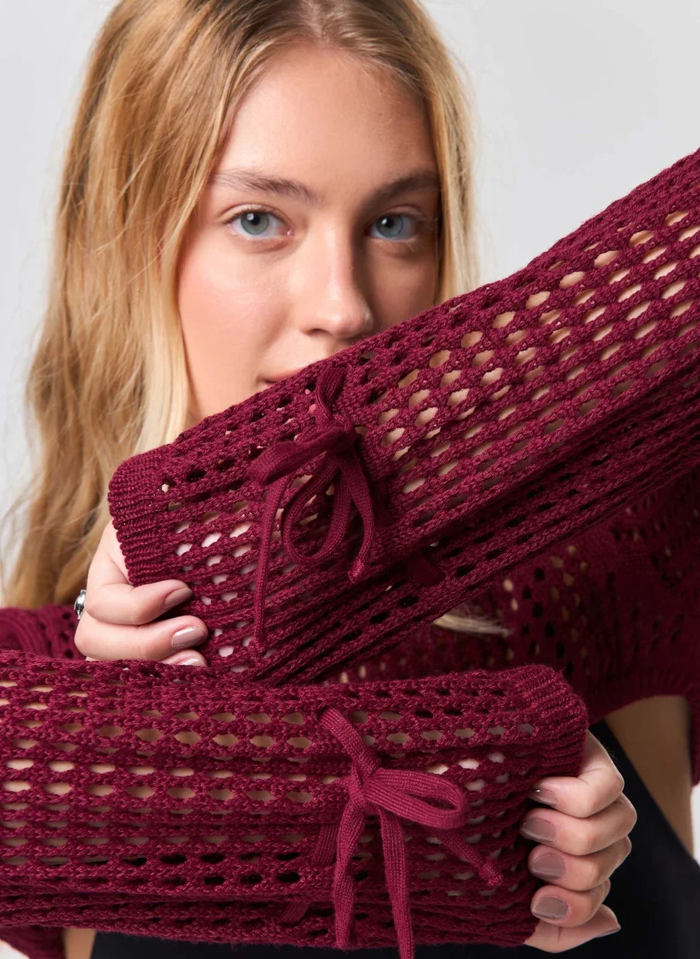 Super Cropped Em Tricô Com Capuz