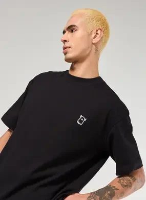 Camiseta Relaxed Preta Bordado Fantasma