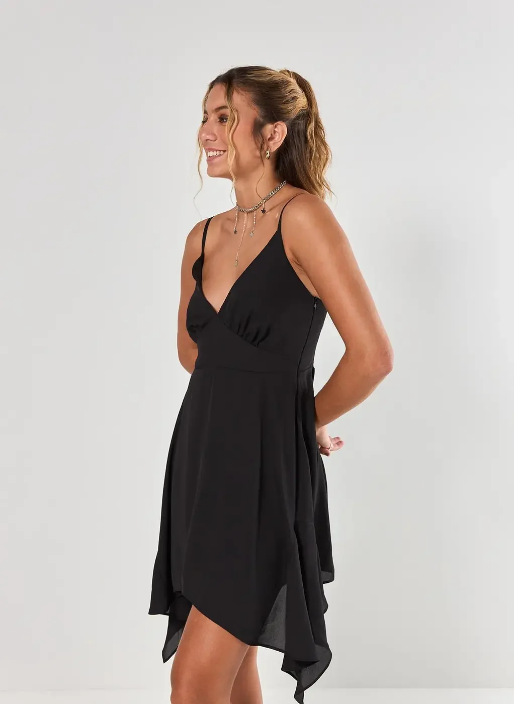 Vestido Curto Com Pontas