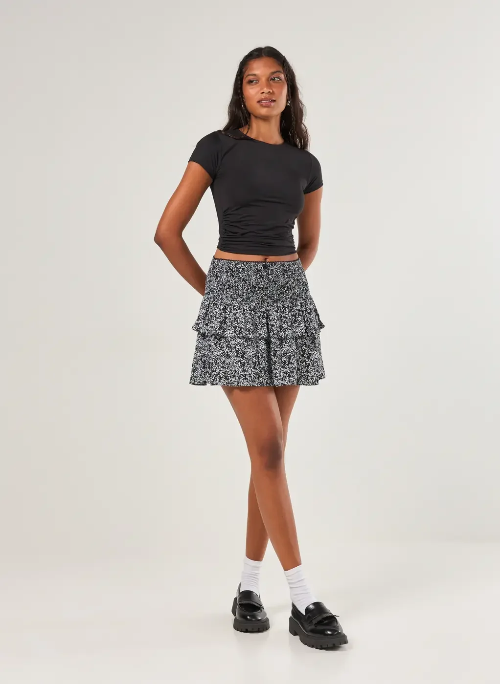 Saia Lastex Babados Preta Florida