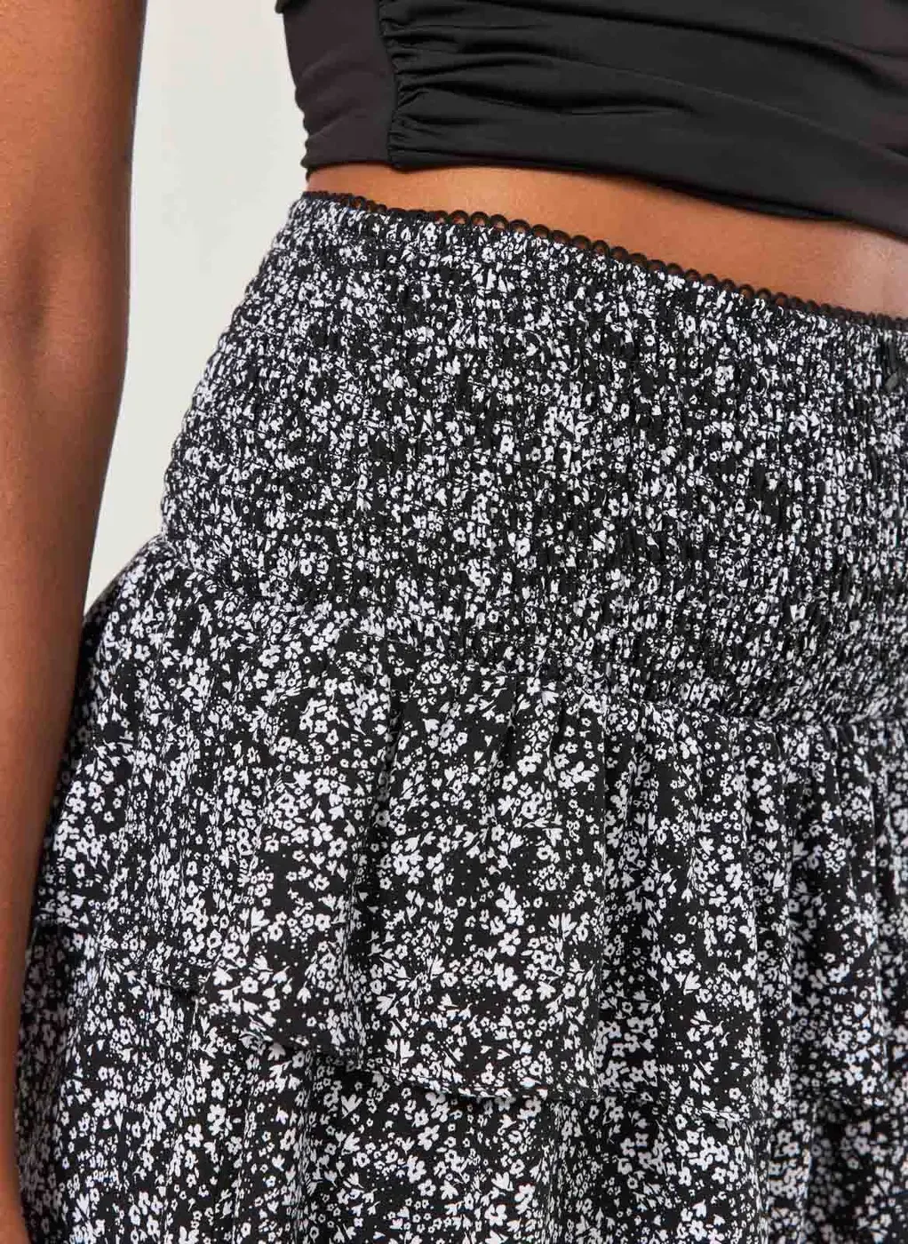 Saia Lastex Babados Preta Florida