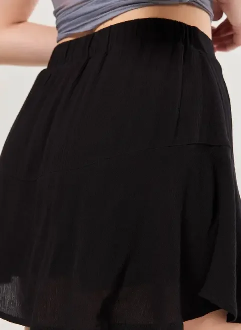 Saia Curta Preta Babado