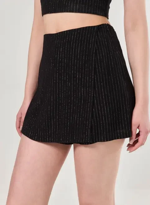 Short Saia Preto Fios Lurex