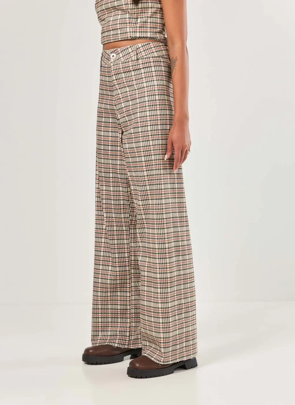 Calça Wide Leg Sarja Xadrez