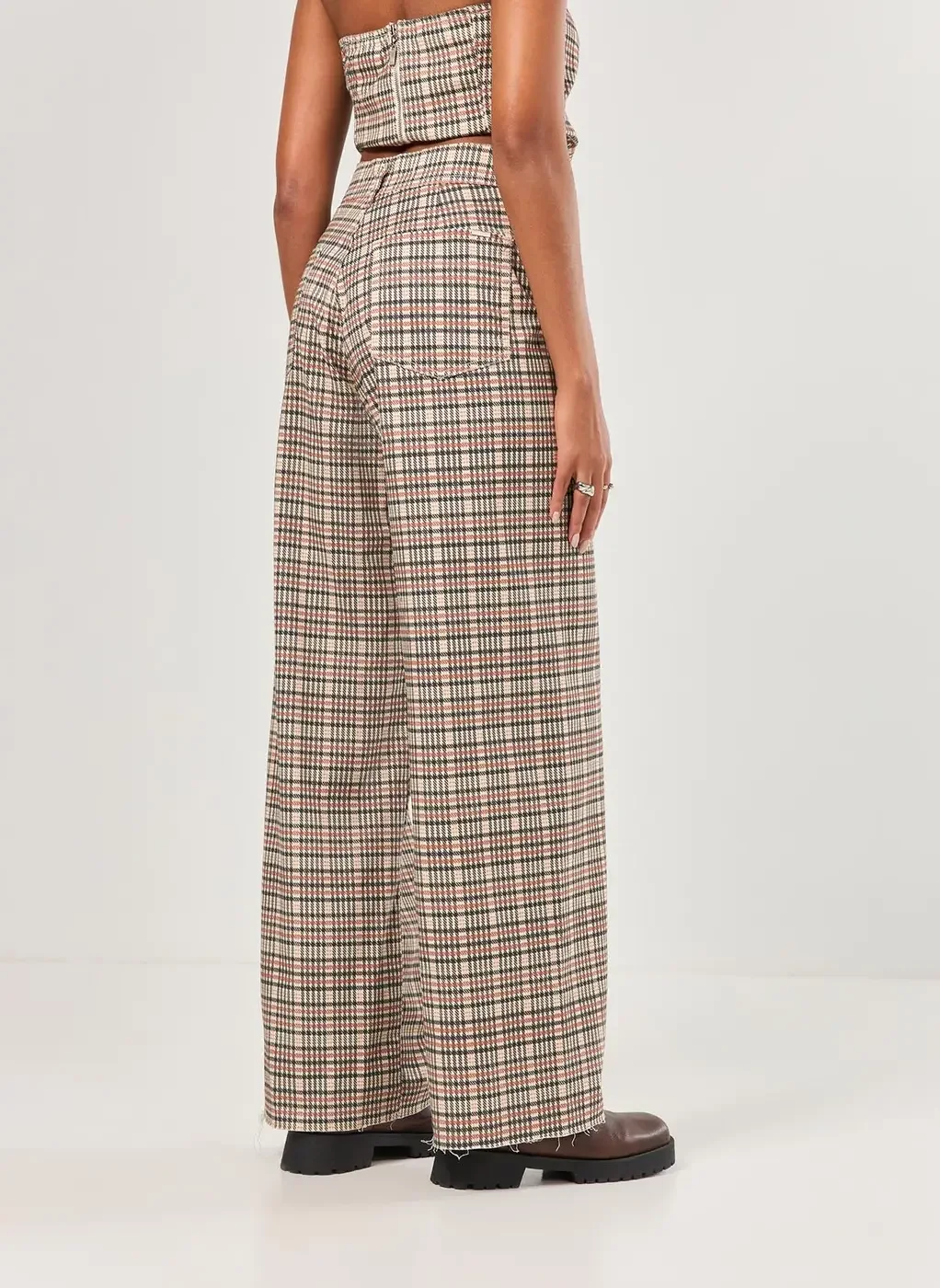 Calça Wide Leg Sarja Xadrez