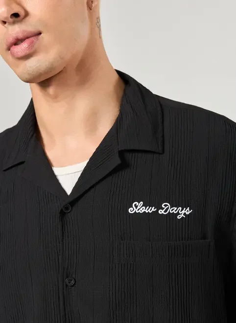 Camisa Box Texturizada Bordado Nas Costas