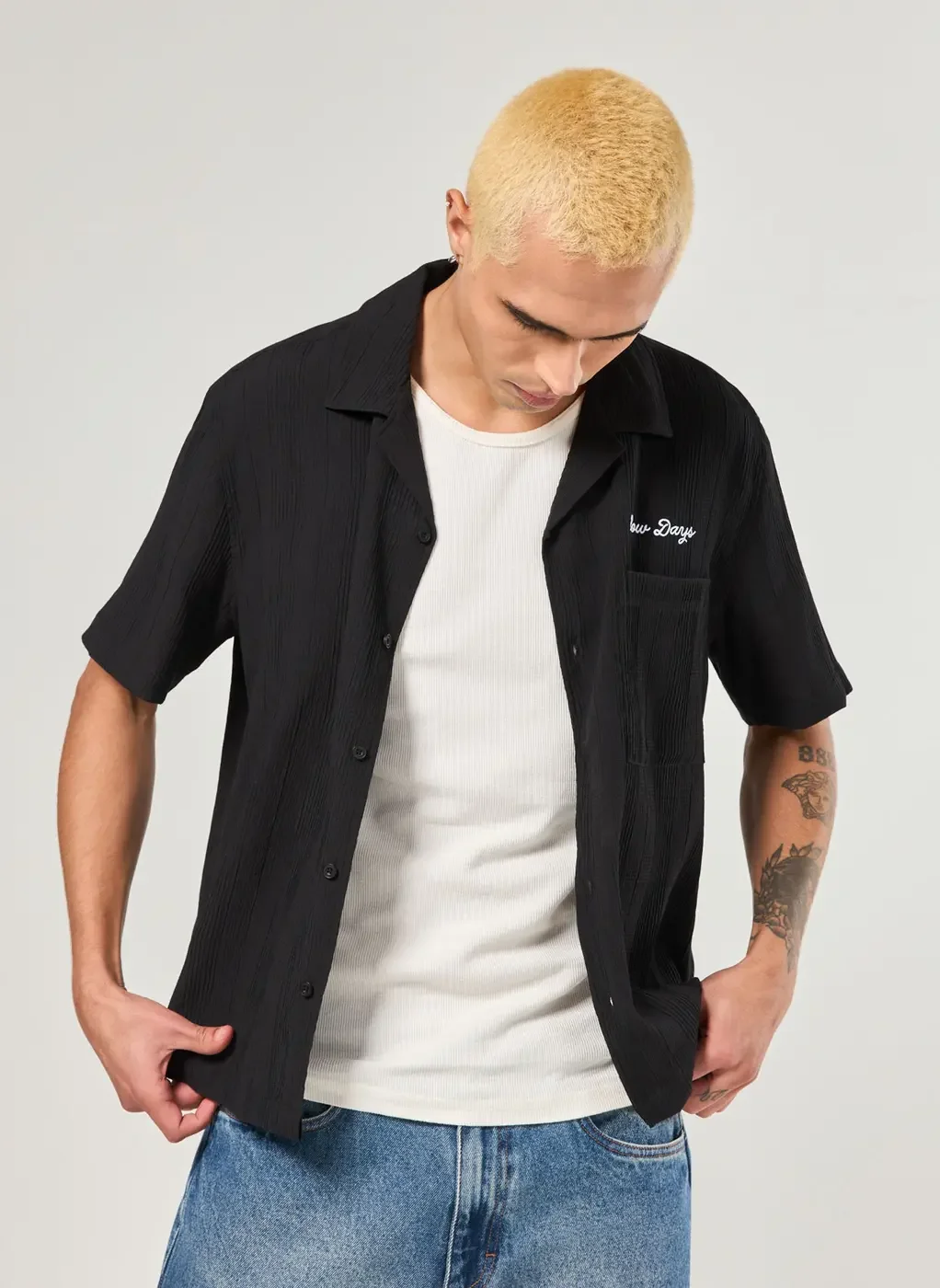 Camisa Box Texturizada Bordado Nas Costas