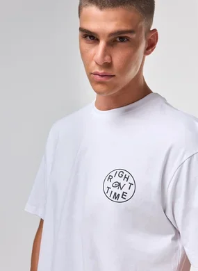 Camiseta Branca Box Right On Time