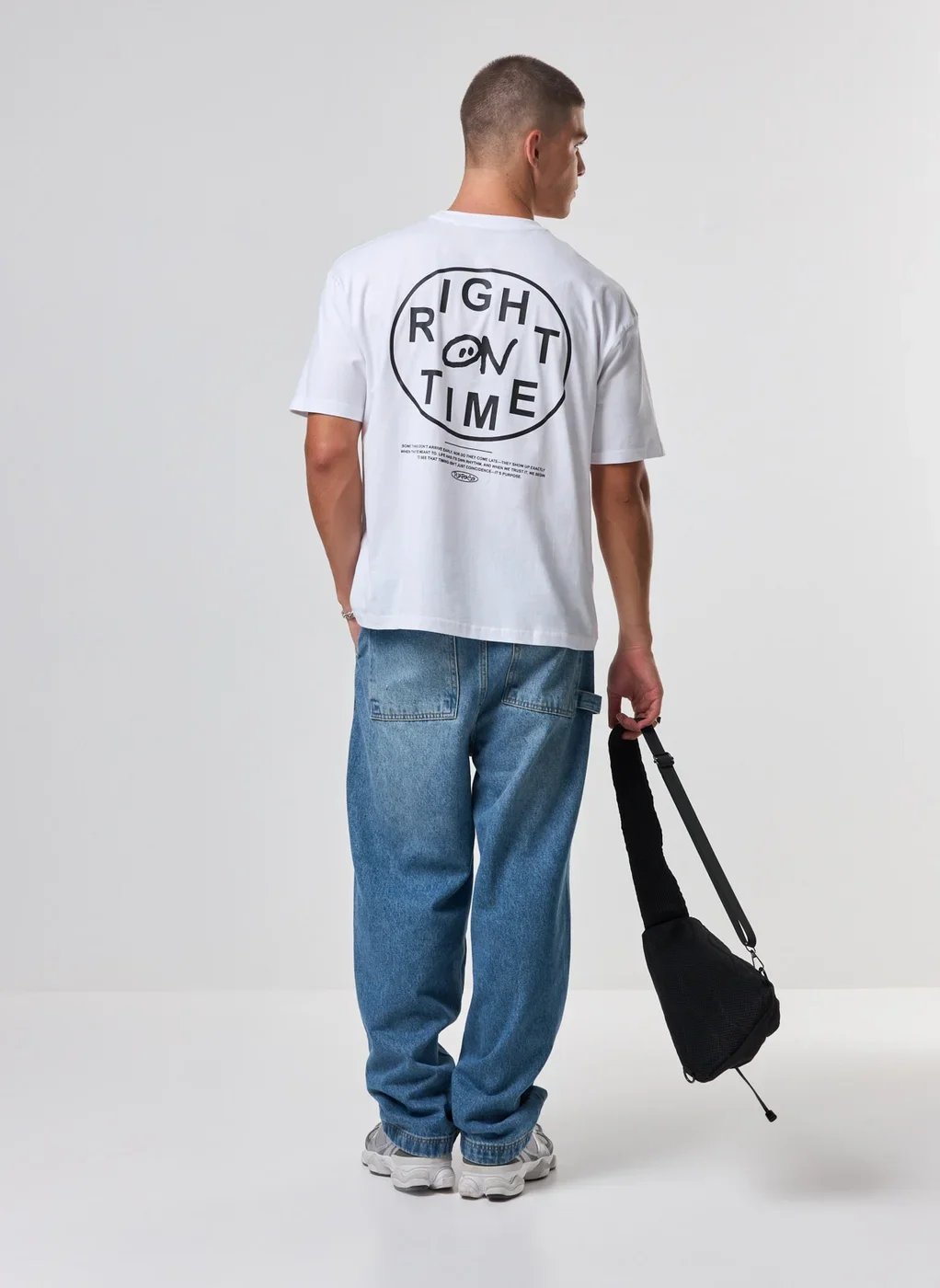 Camiseta Branca Box Right On Time