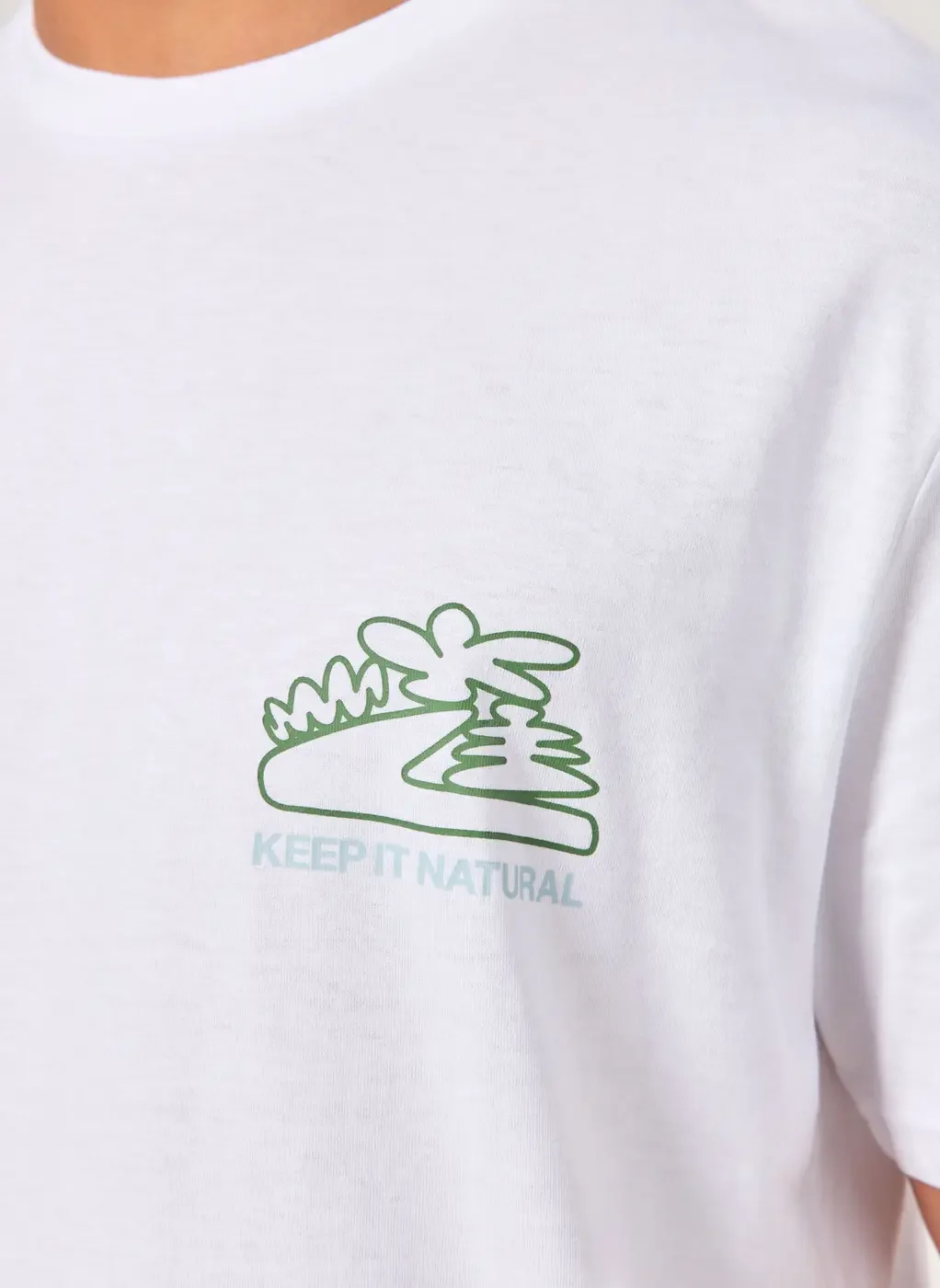 Camiseta Comfort Branca Estampa Costas