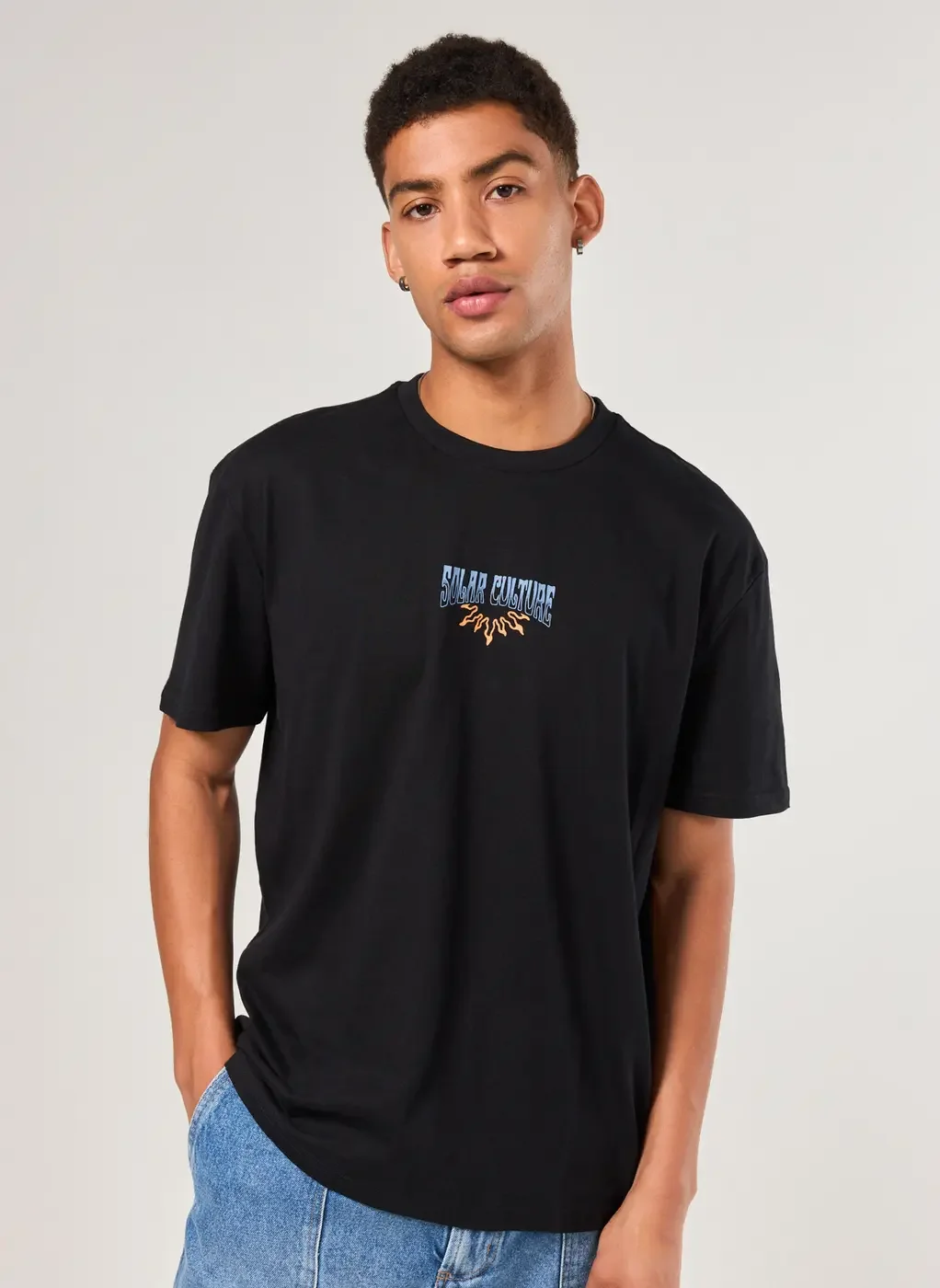 Camiseta Comfort Preta Solar