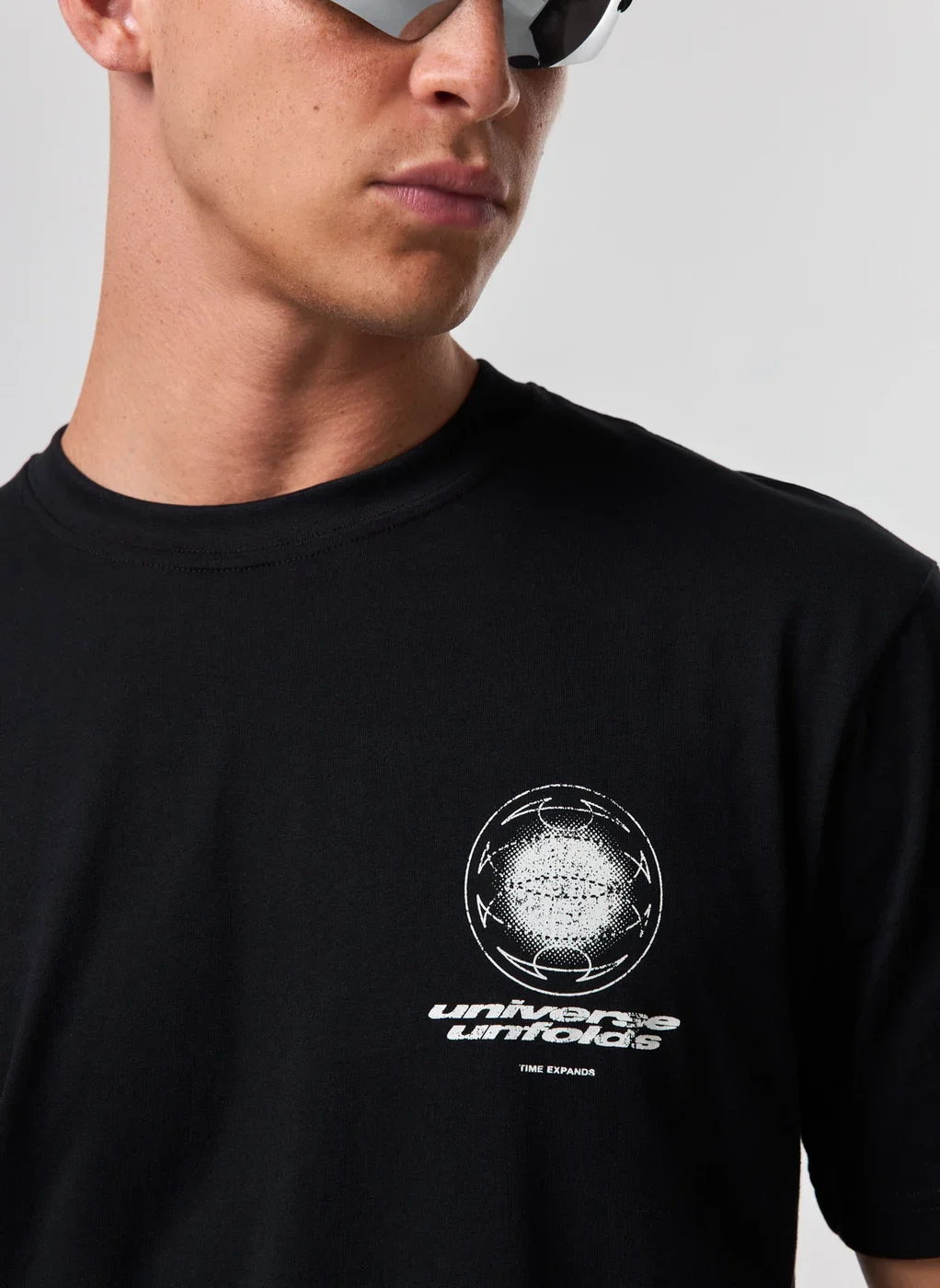 Camiseta Comfort Preta Universe