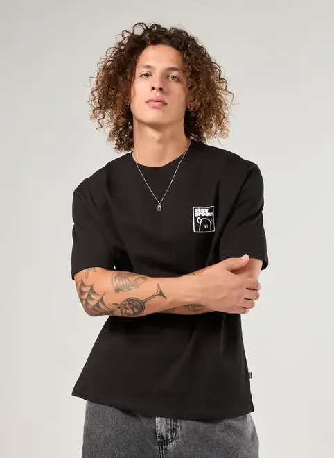 Camiseta Comfort Preta Groovy