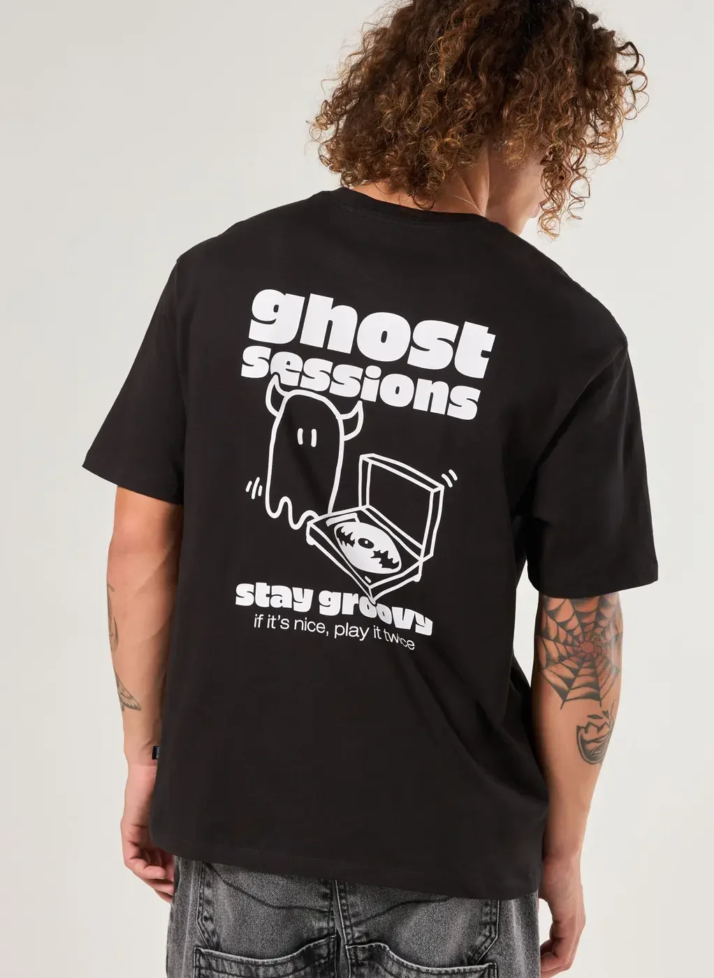 Camiseta Comfort Preta Groovy