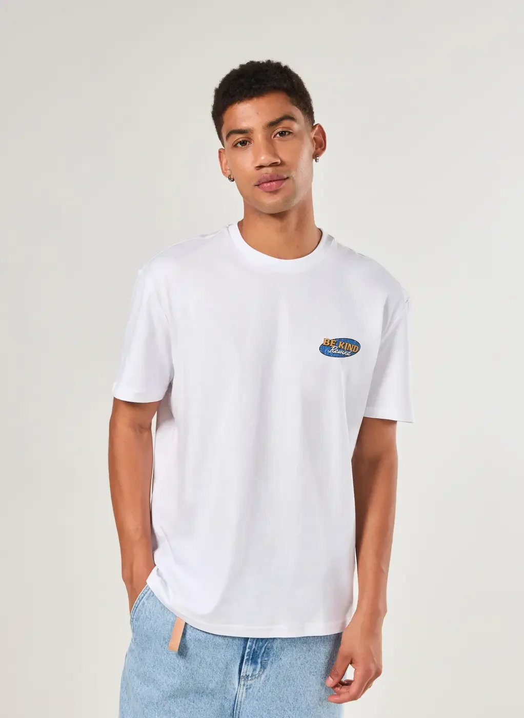 Camiseta Comfort Branca Be Kind