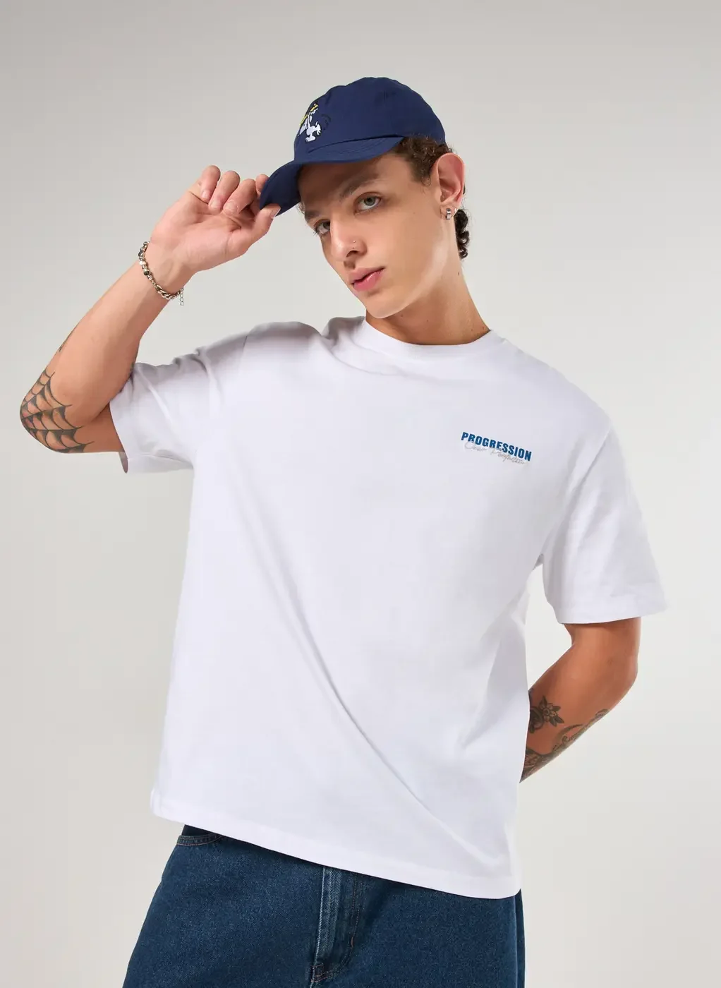 Camiseta Comfort Branca Bordado