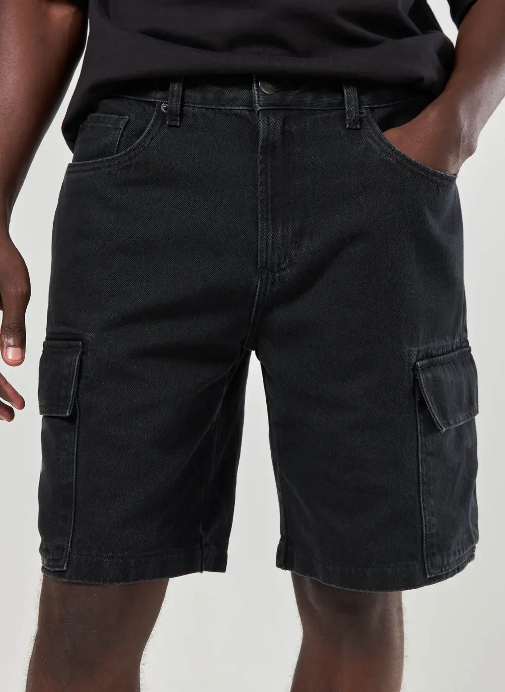 Bermuda Jeans Preto Bolsos Cargo