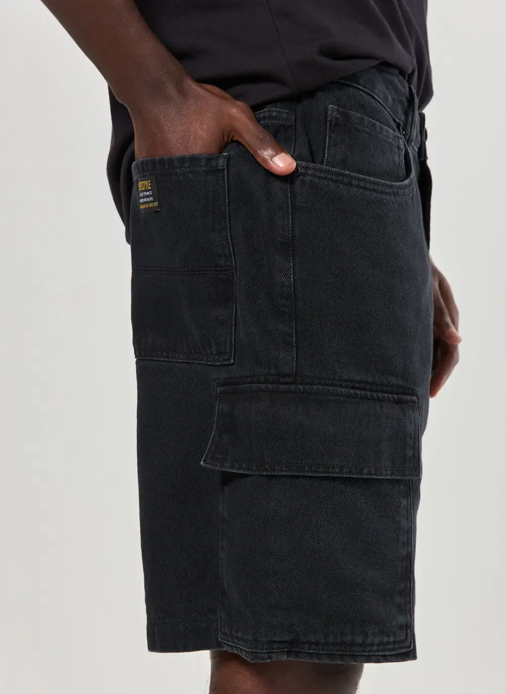 Bermuda Jeans Preto Bolsos Cargo