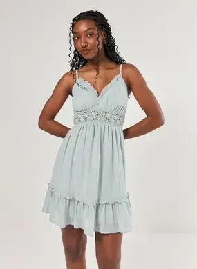 Vestido Curto Babados Verde Menta