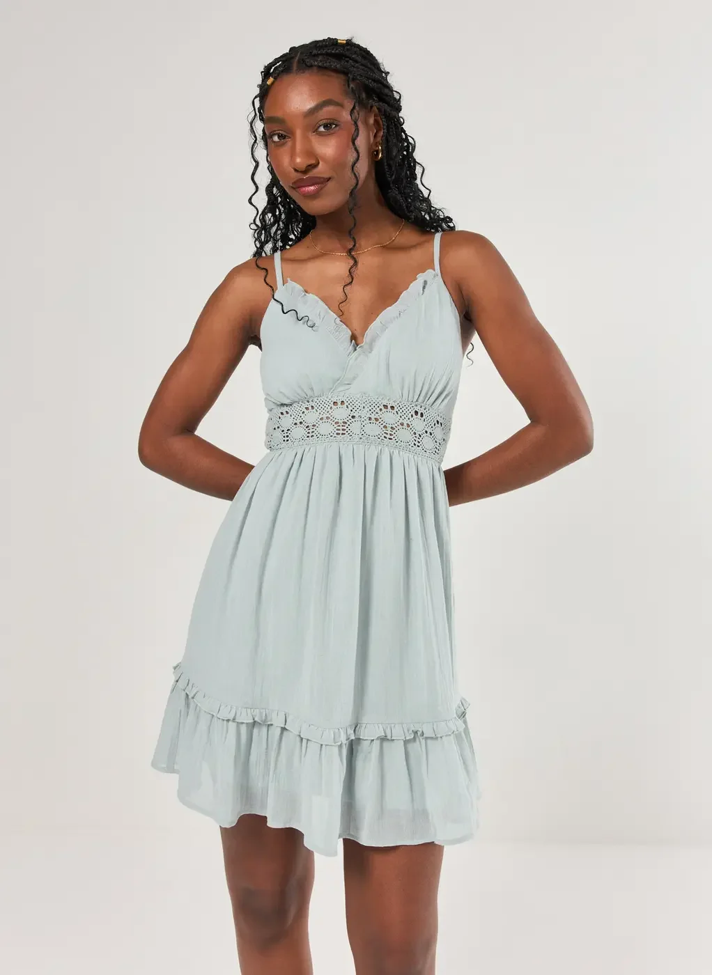 Vestido Curto Babados Verde Menta