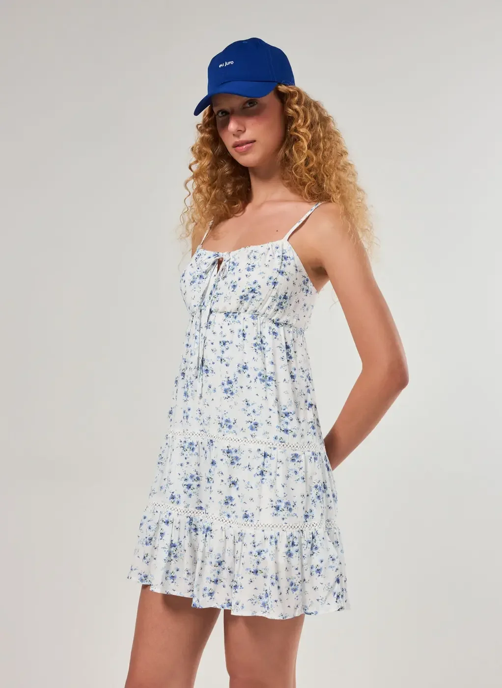 Vestido Curto Off-White Flores Azuis