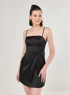 Vestido Estruturado Curto Preto Acetinado