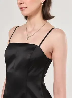 Vestido Estruturado Curto Preto Acetinado