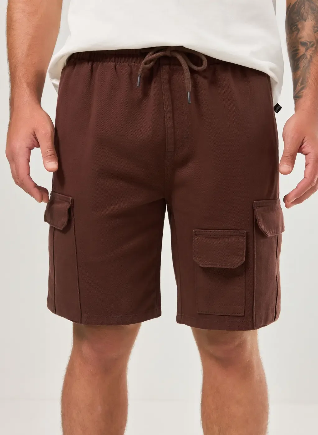 Bermuda Cargo Em Sarja Marrom