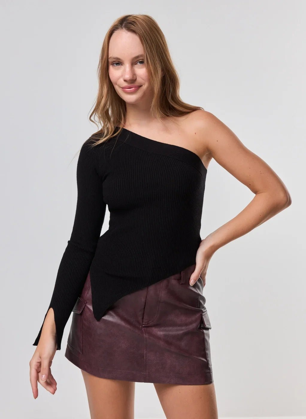 Blusa Tricô Manga Única Longa Assimétrica