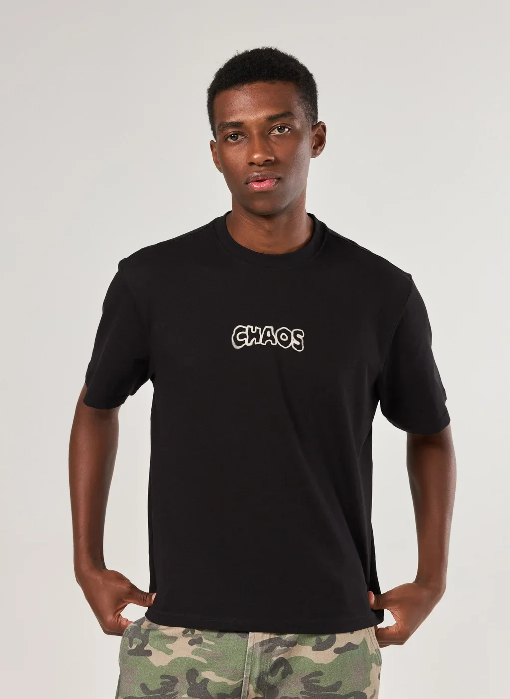 Camiseta Cropped Box Preta Chaos