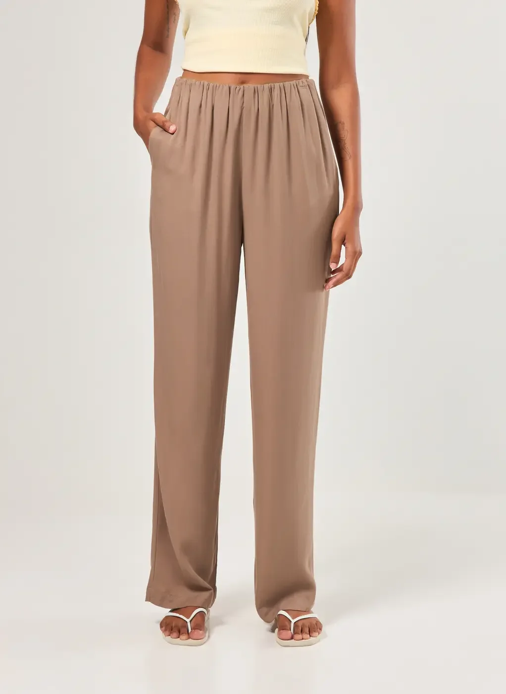 Calça Reta Com Elástico