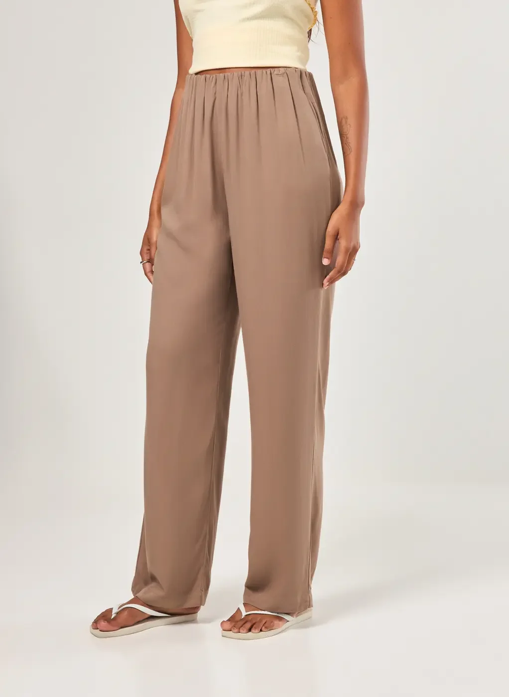 Calça Reta Com Elástico