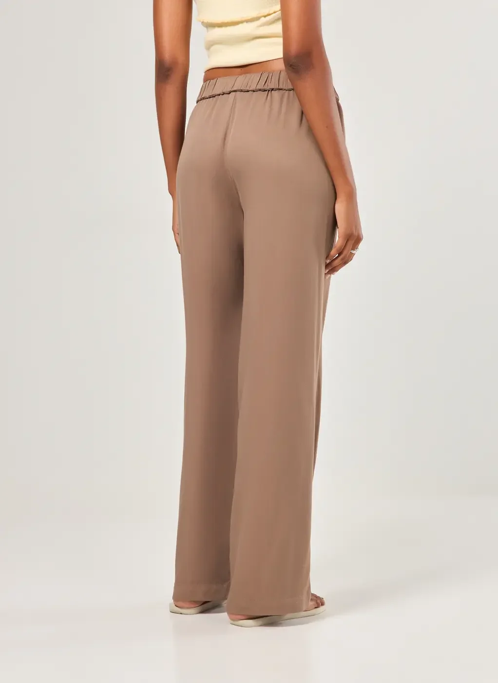 Calça Reta Com Elástico