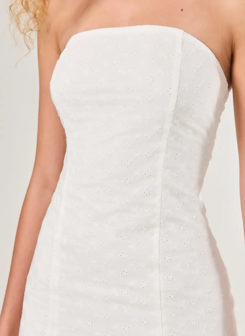 Vestido Tubinho Broderie Off-White