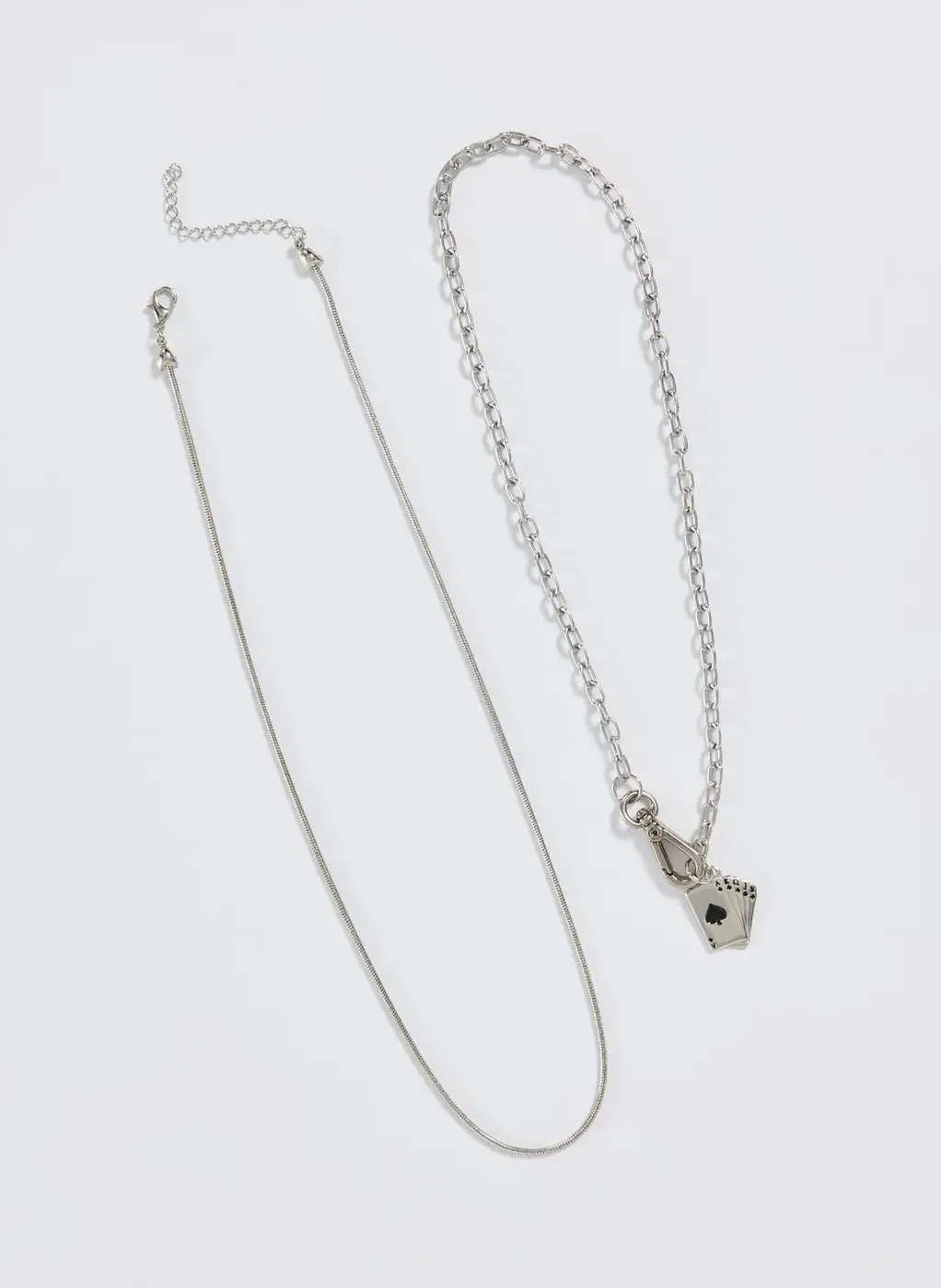 Conjunto 2 Colares Prateados Cartas