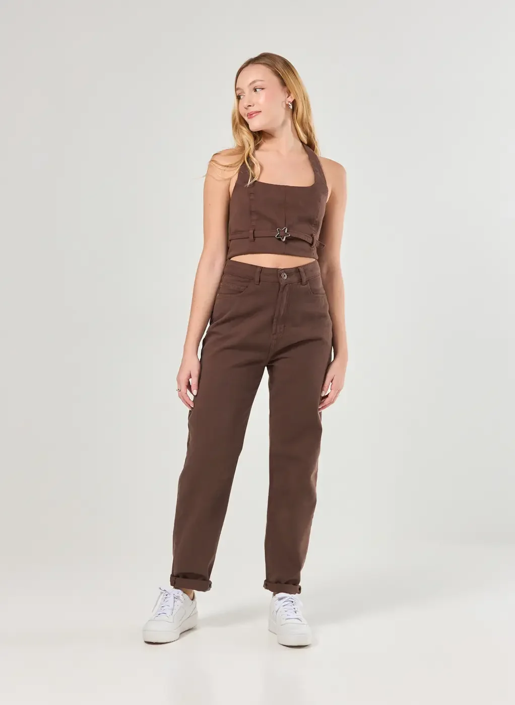 Calça Mom Sarja Marrom