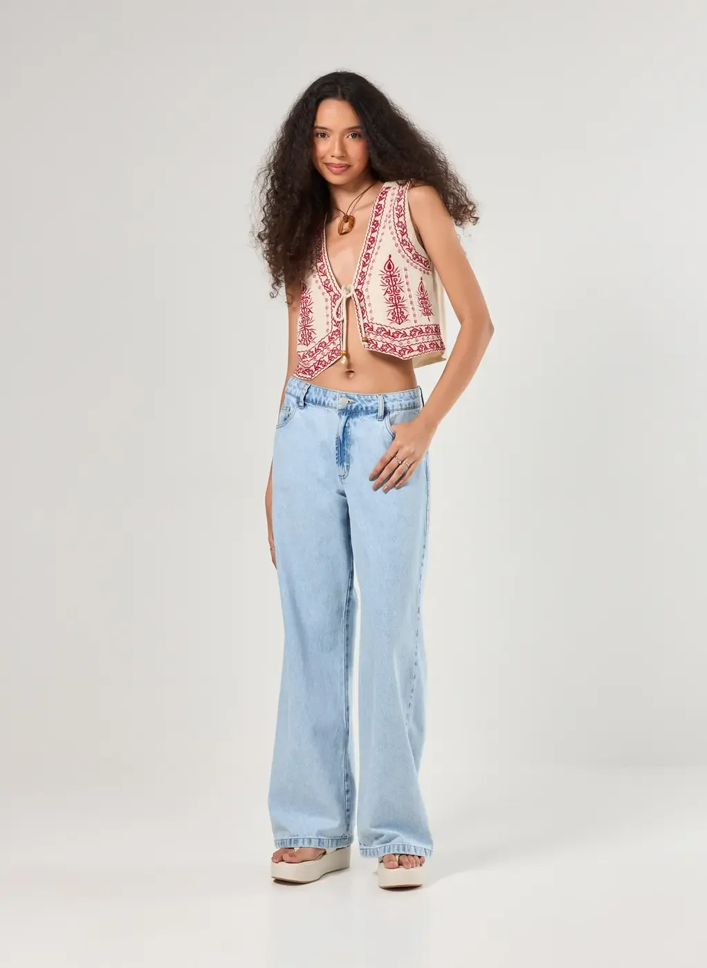 Colete Linho Bordado