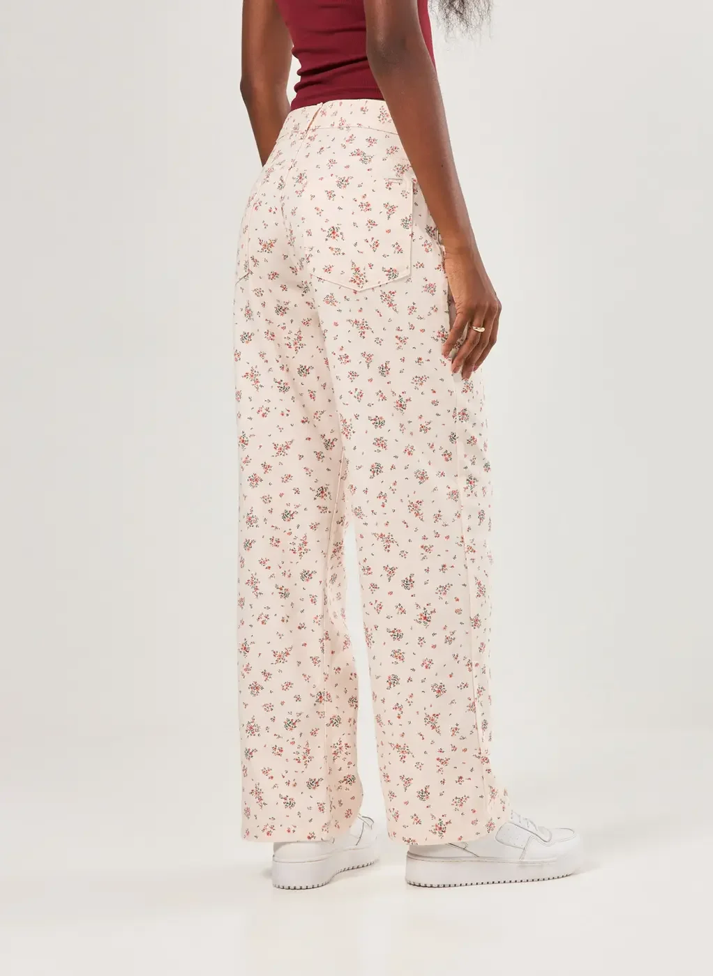 Calça Wide Leg Sarja Off-White Florzinhas