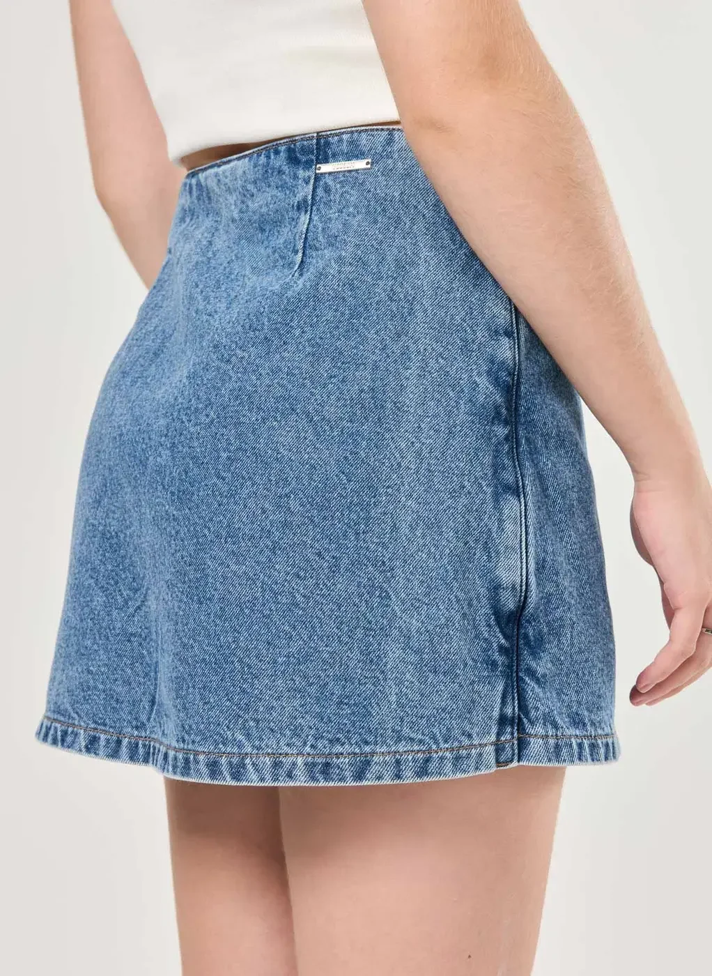 Short Saia Jeans Médio Com Amarração