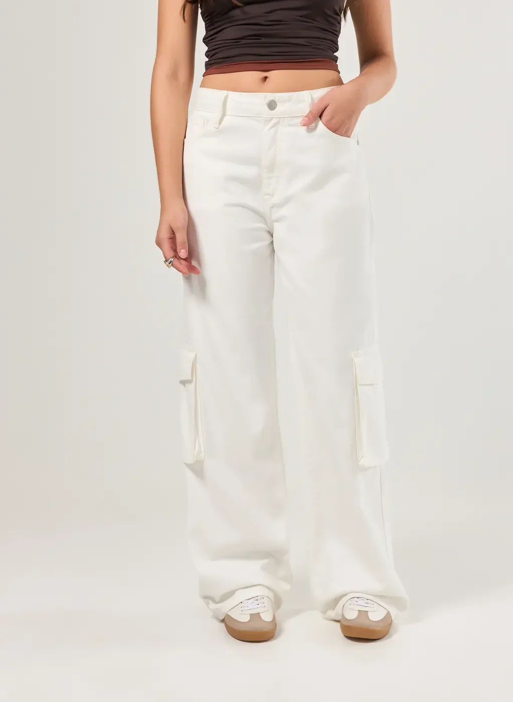 Calça Wide Leg Cargo Cintura Média