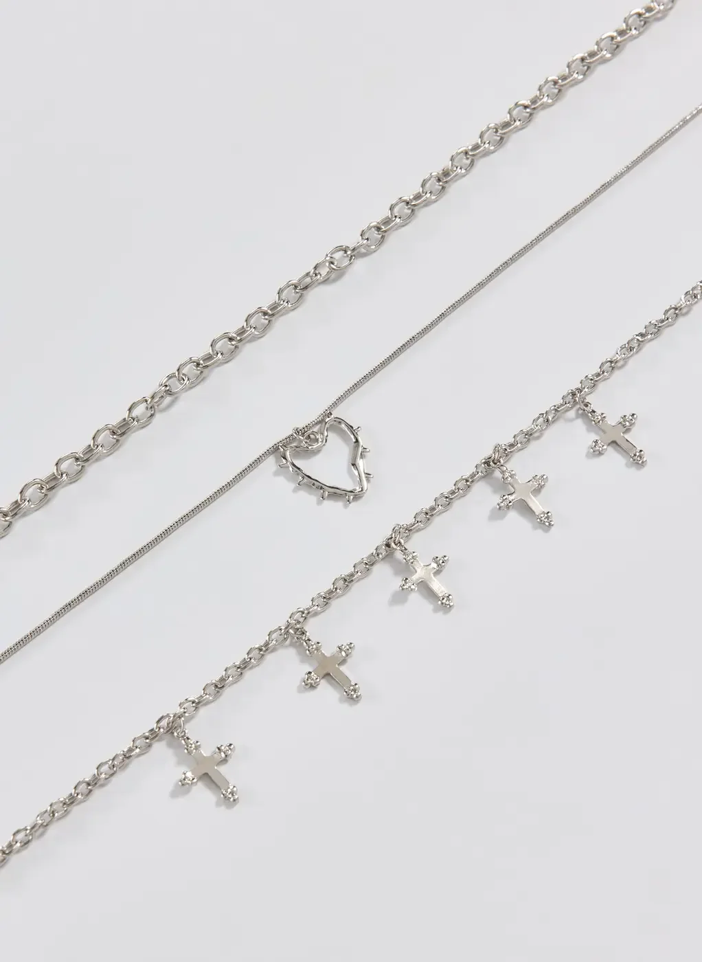 Conjunto 3 Colares Prateados Cruz E Coração