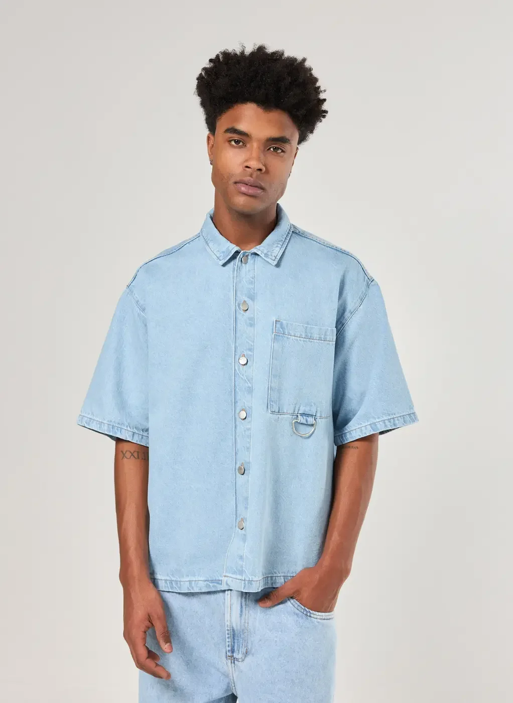 Camisa Box Manga Curta Jeans