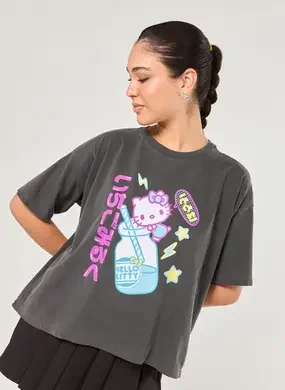 Camiseta Box Preta Estonada Hello Kitty